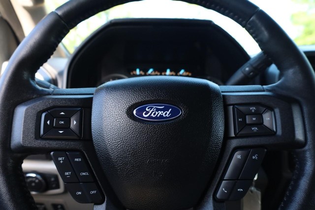 Ford F-150 Vehicle Full-screen Gallery Image 9