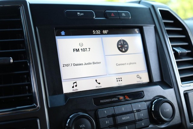 Ford F-150 Vehicle Full-screen Gallery Image 11