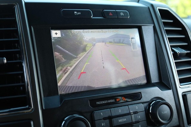 Ford F-150 Vehicle Full-screen Gallery Image 12