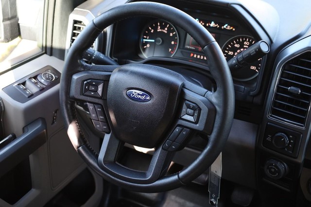 Ford F-150 Vehicle Full-screen Gallery Image 24
