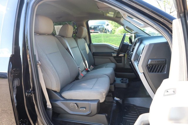 Ford F-150 Vehicle Full-screen Gallery Image 26