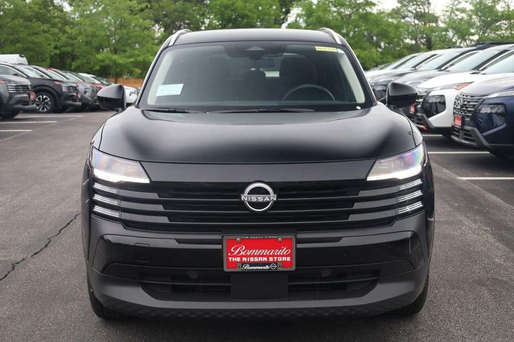 Nissan Kicks Vehicle Image 04