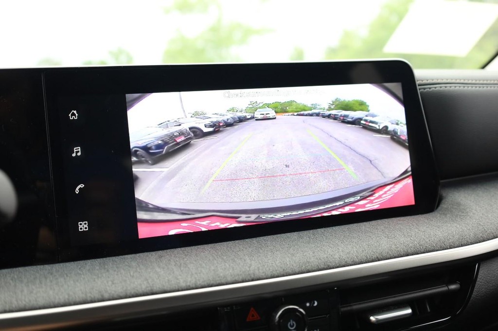 Nissan Kicks Vehicle Image 12