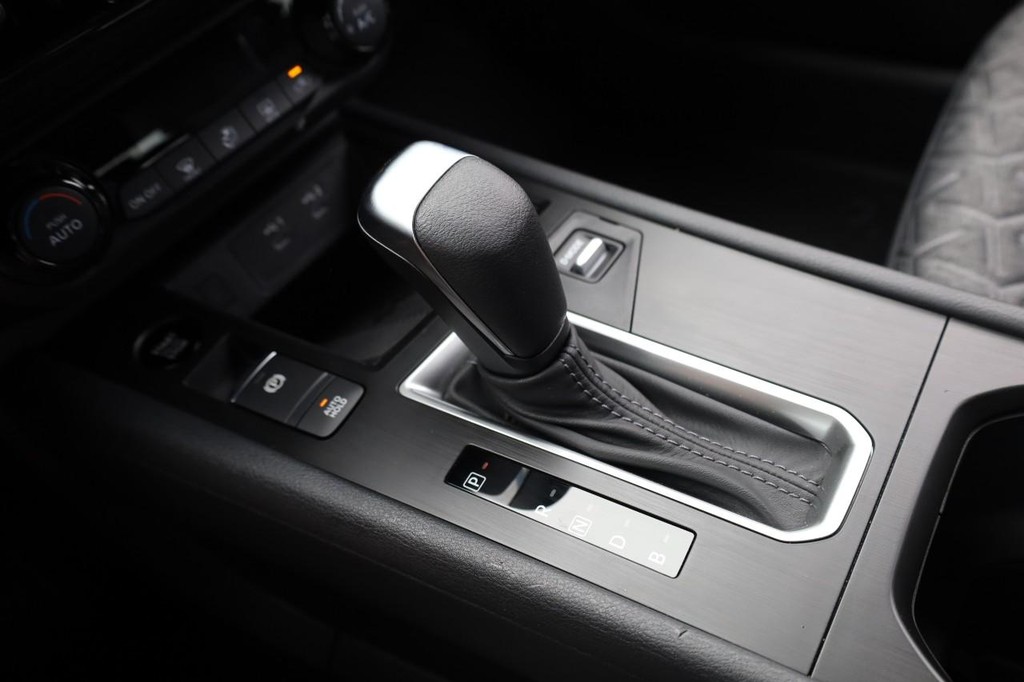 Nissan Kicks Vehicle Image 16