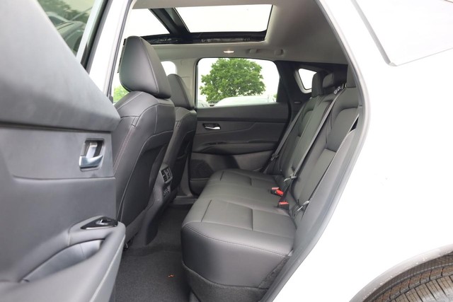Nissan Murano Vehicle Image 25