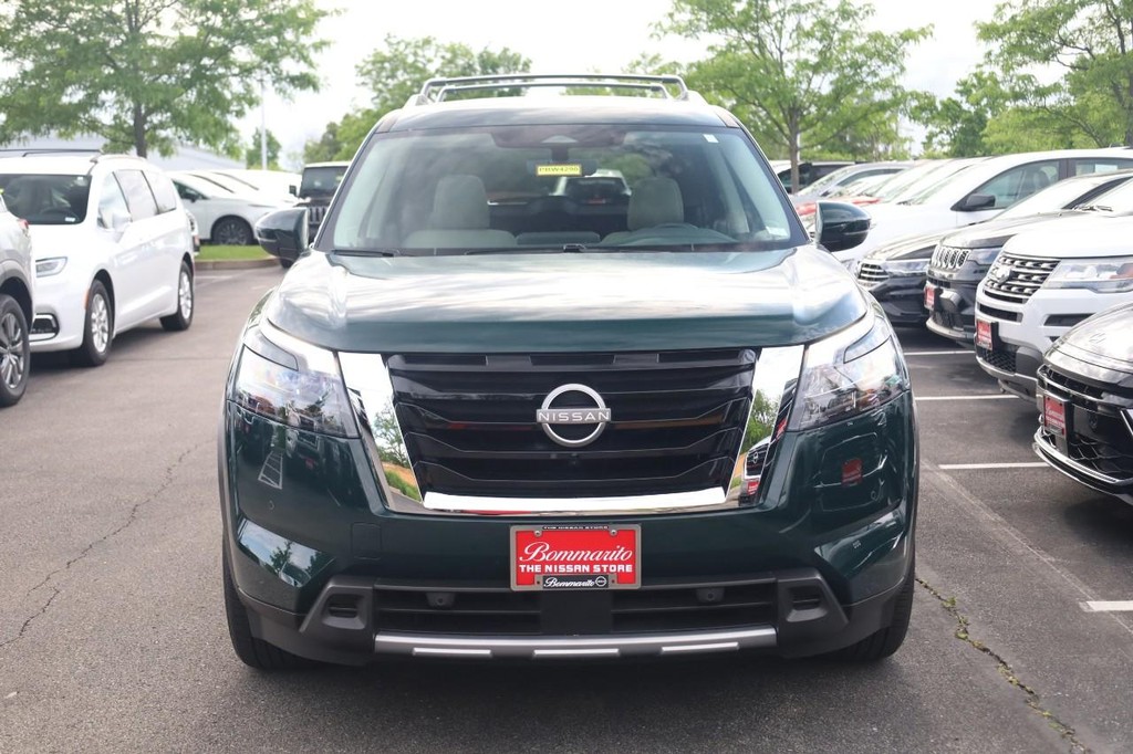 Nissan Pathfinder Vehicle Image 04