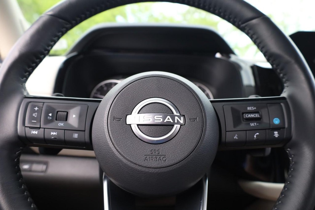 Nissan Pathfinder Vehicle Image 13