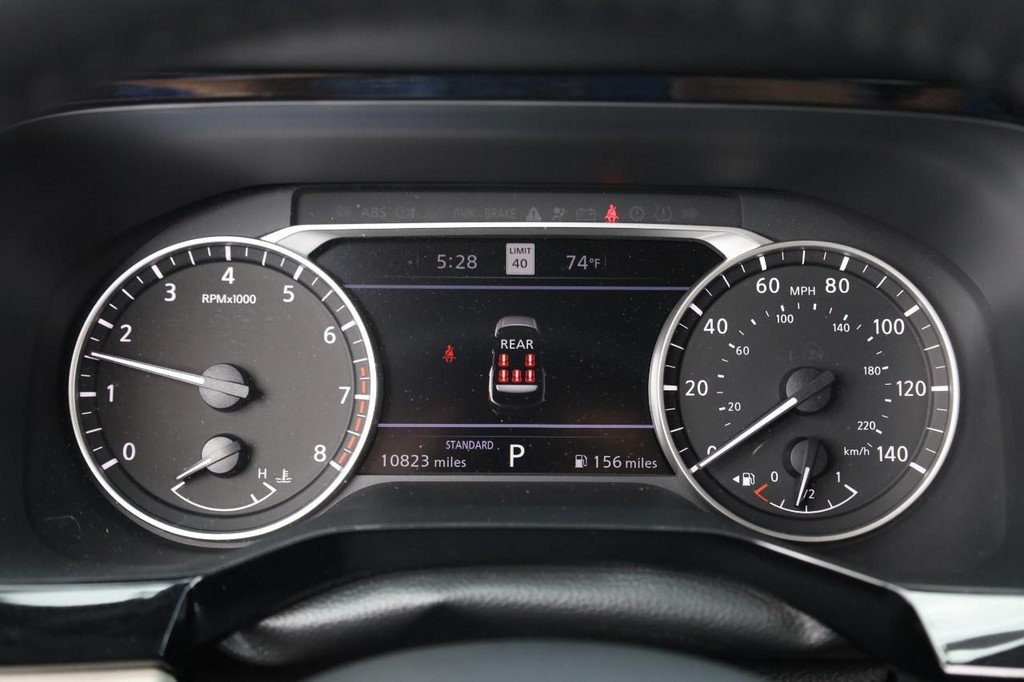Nissan Pathfinder Vehicle Image 14