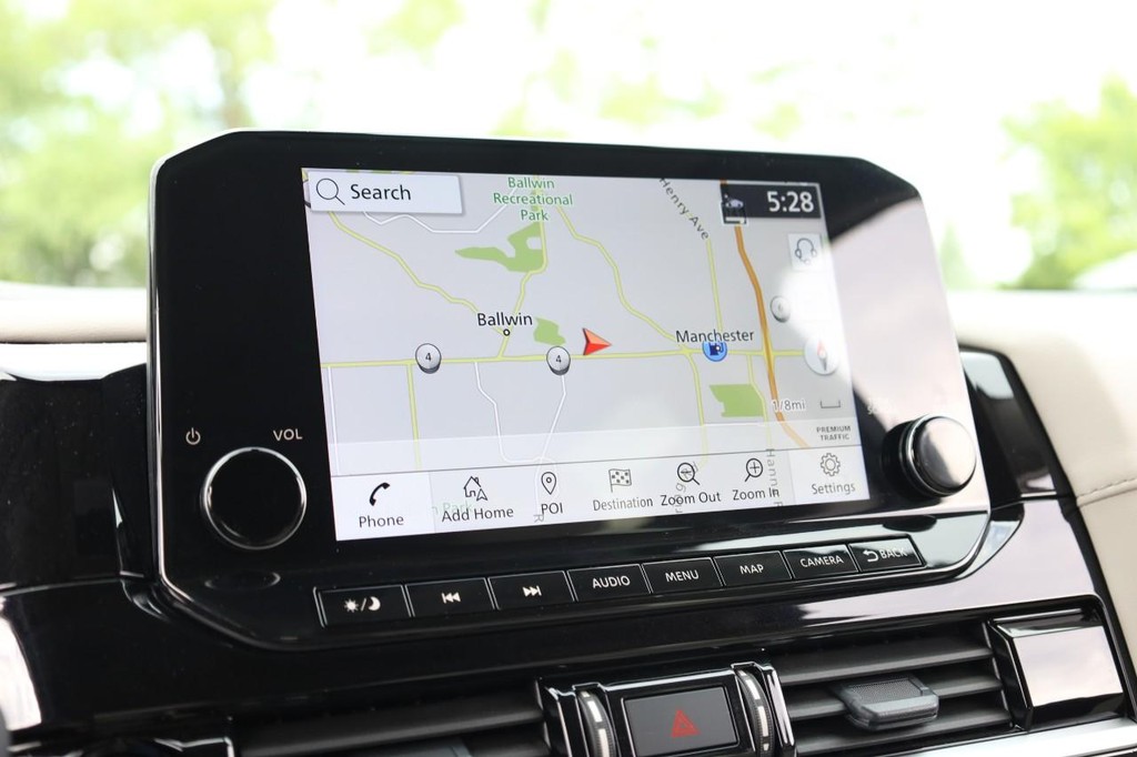Nissan Pathfinder Vehicle Image 16