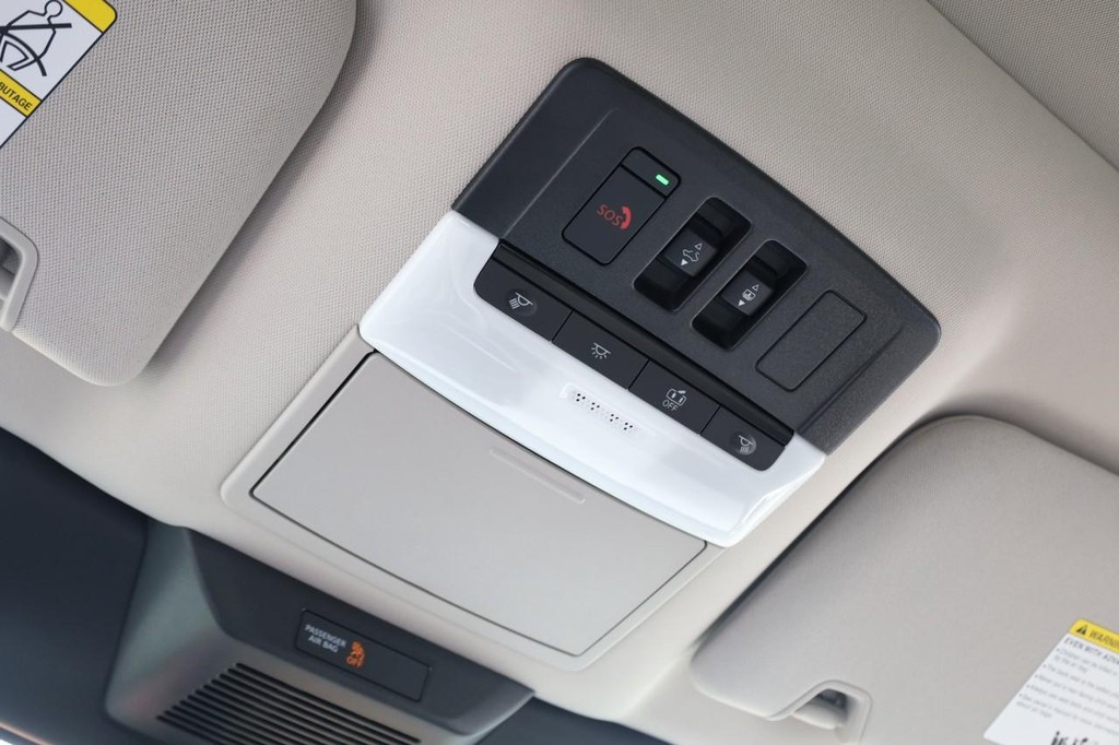 Nissan Pathfinder Vehicle Image 21