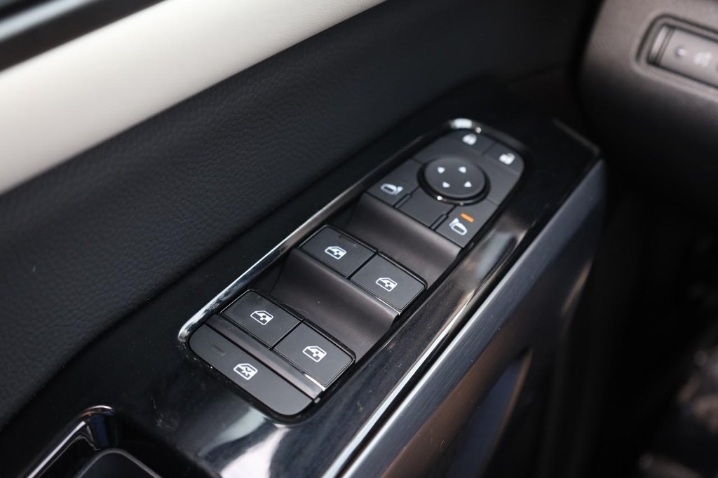 Nissan Pathfinder Vehicle Image 22