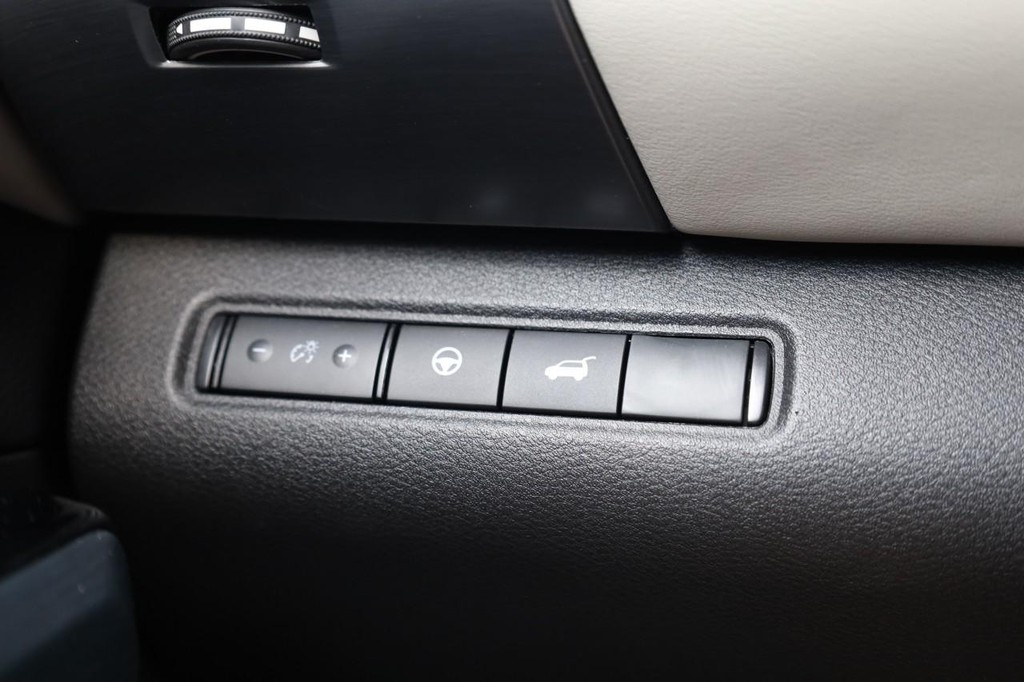 Nissan Pathfinder Vehicle Image 23