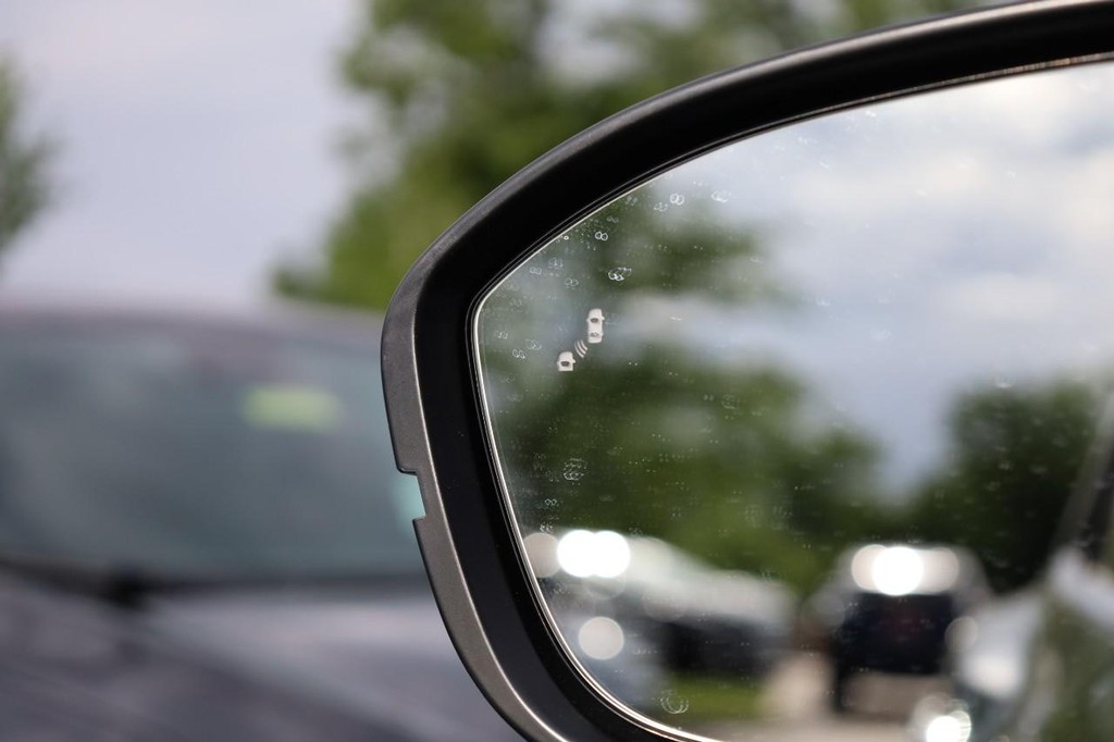 Nissan Pathfinder Vehicle Image 24