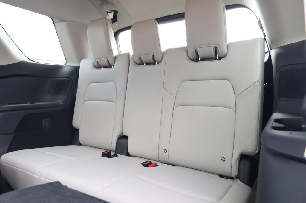 Nissan Pathfinder Vehicle Image 30