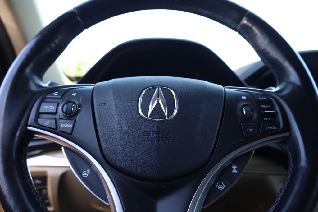 Acura MDX Vehicle Full-screen Gallery Image 12