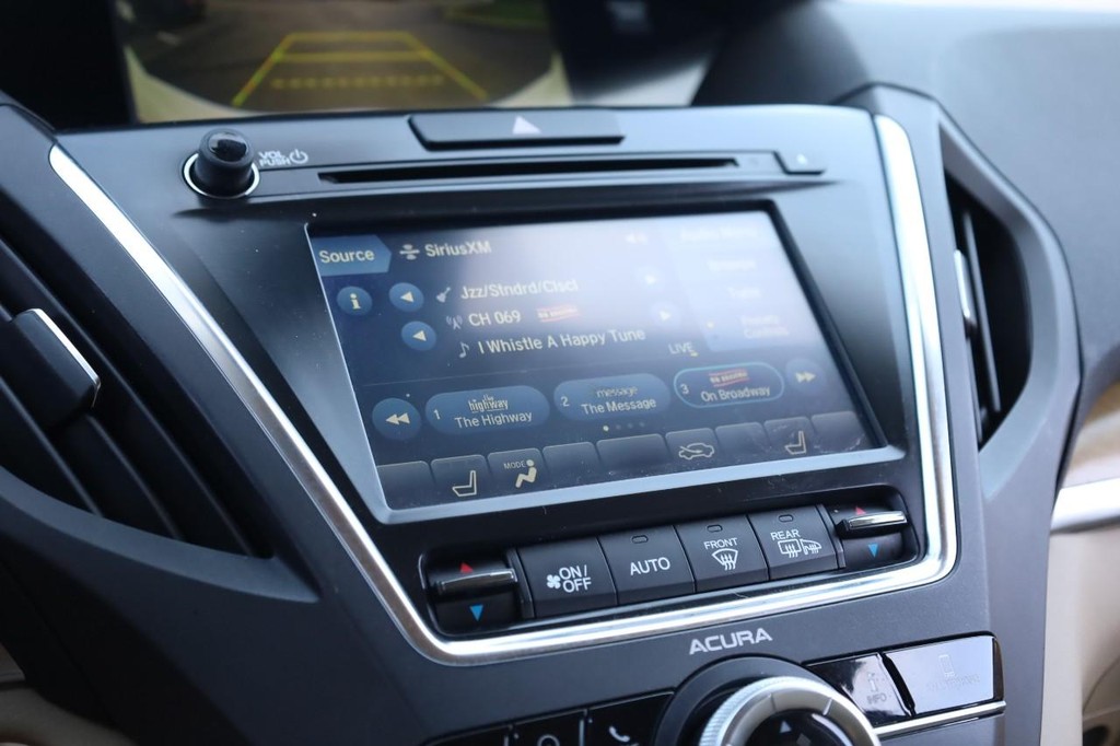 Acura MDX Vehicle Full-screen Gallery Image 17