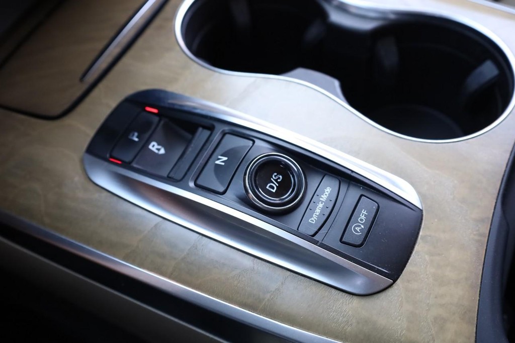 Acura MDX Vehicle Full-screen Gallery Image 19