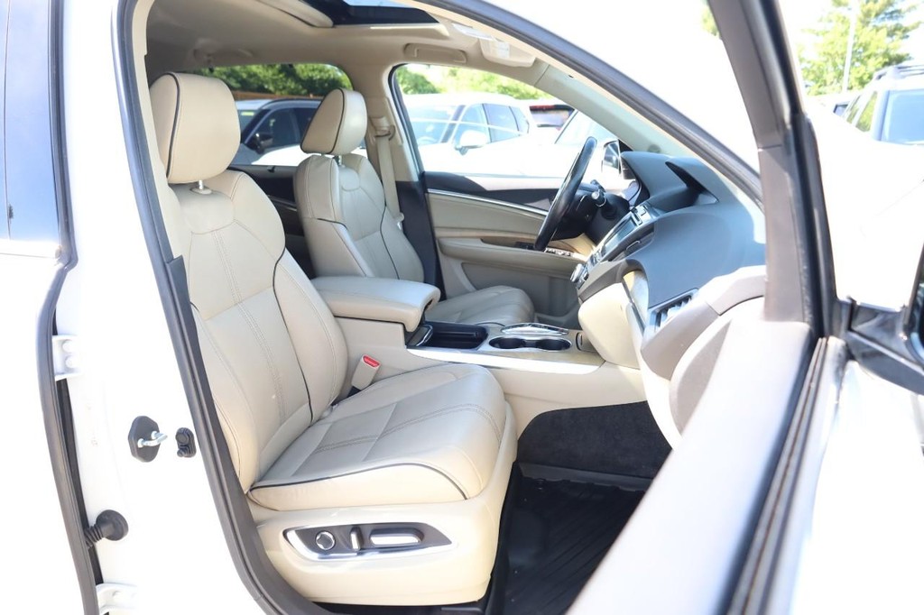 Acura MDX Vehicle Full-screen Gallery Image 29