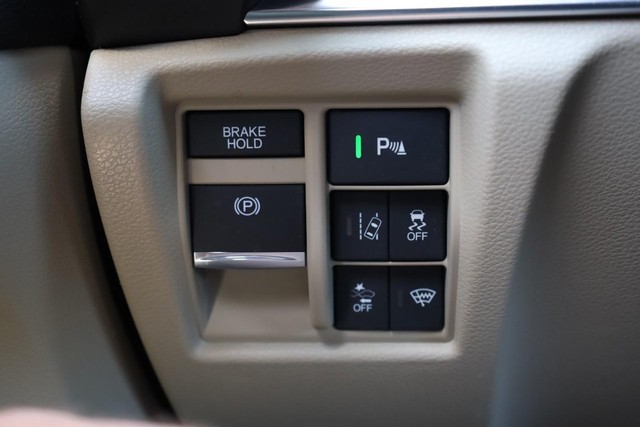 Acura MDX Vehicle Image 22