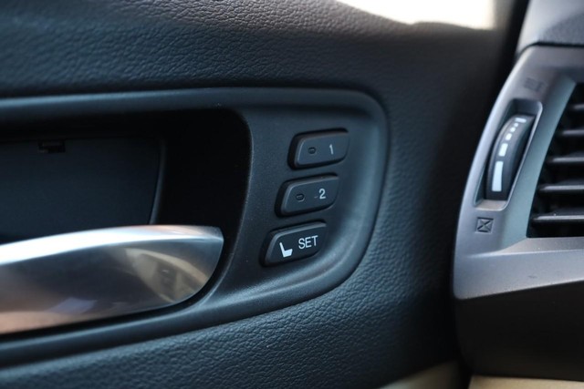 Acura MDX Vehicle Image 23