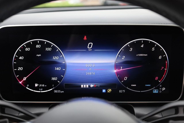 Mercedes-Benz GLC Vehicle Full-screen Gallery Image 13