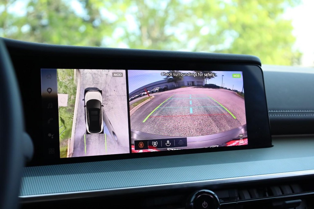 Nissan Murano Vehicle Image 15