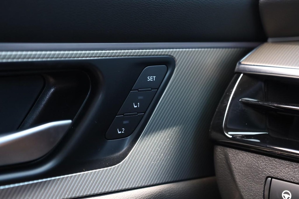 Nissan Murano Vehicle Image 23