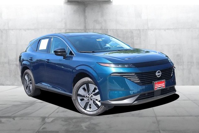 Nissan Murano Vehicle Full-screen Gallery Image 2