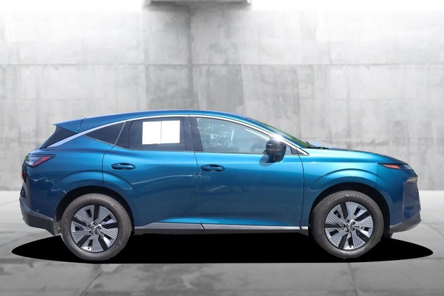 Nissan Murano Vehicle Full-screen Gallery Image 5