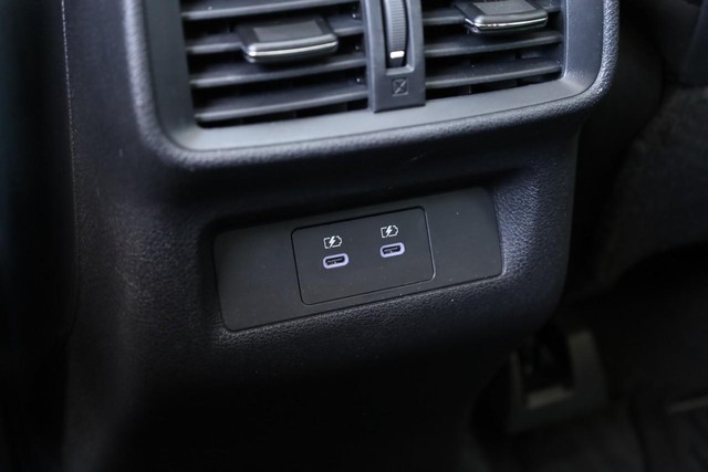 Nissan Murano Vehicle Full-screen Gallery Image 25