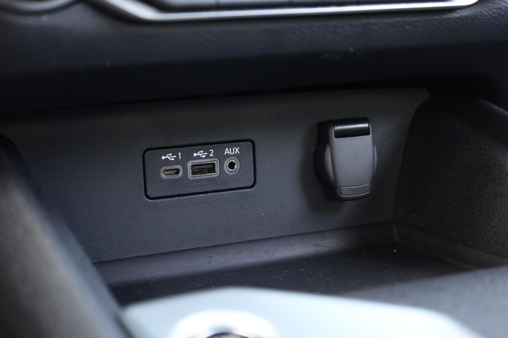 Nissan Altima Vehicle Image 14