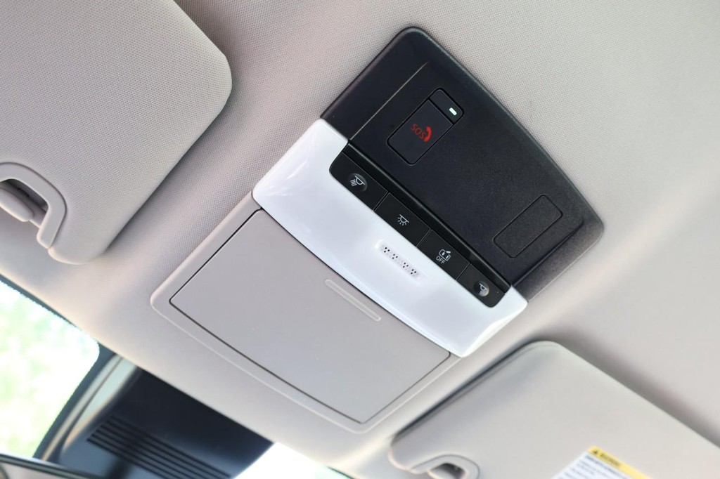 Nissan Altima Vehicle Image 16