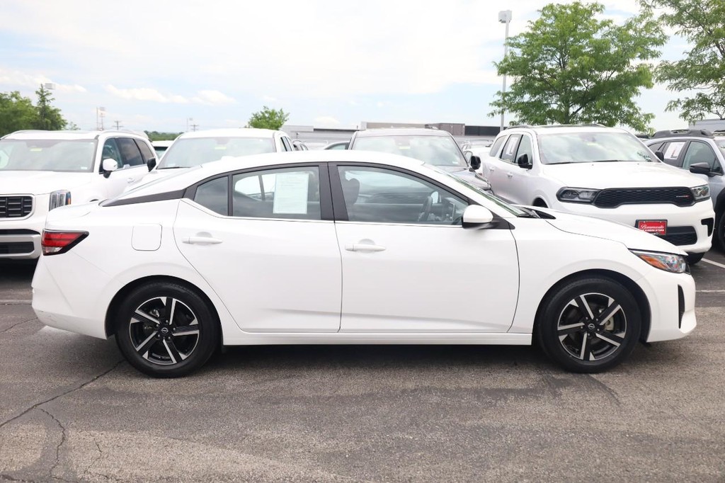 Nissan Sentra Vehicle Image 05