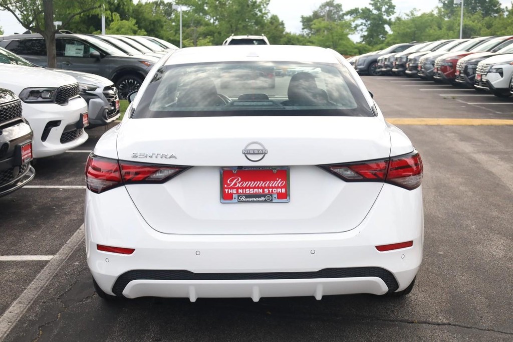 Nissan Sentra Vehicle Image 06