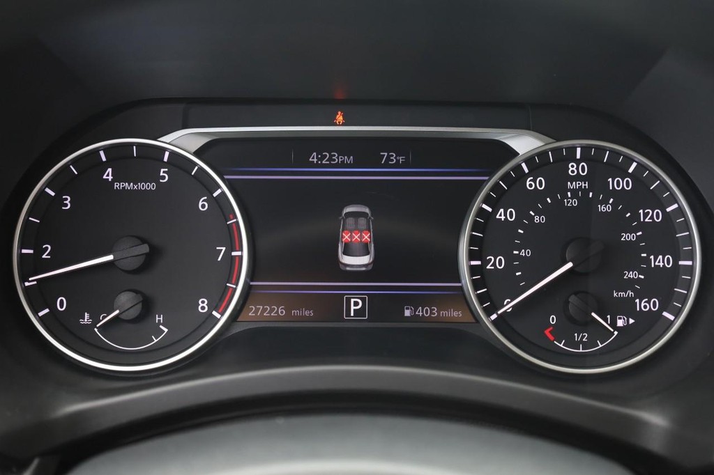 Nissan Sentra Vehicle Image 10