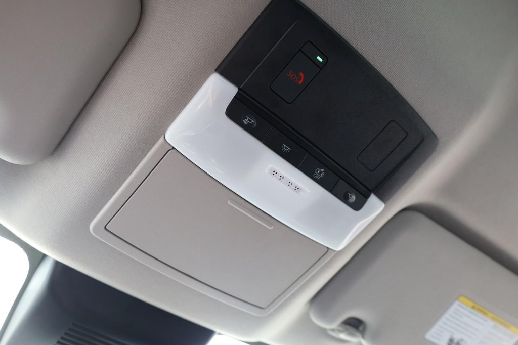 Nissan Sentra Vehicle Image 16