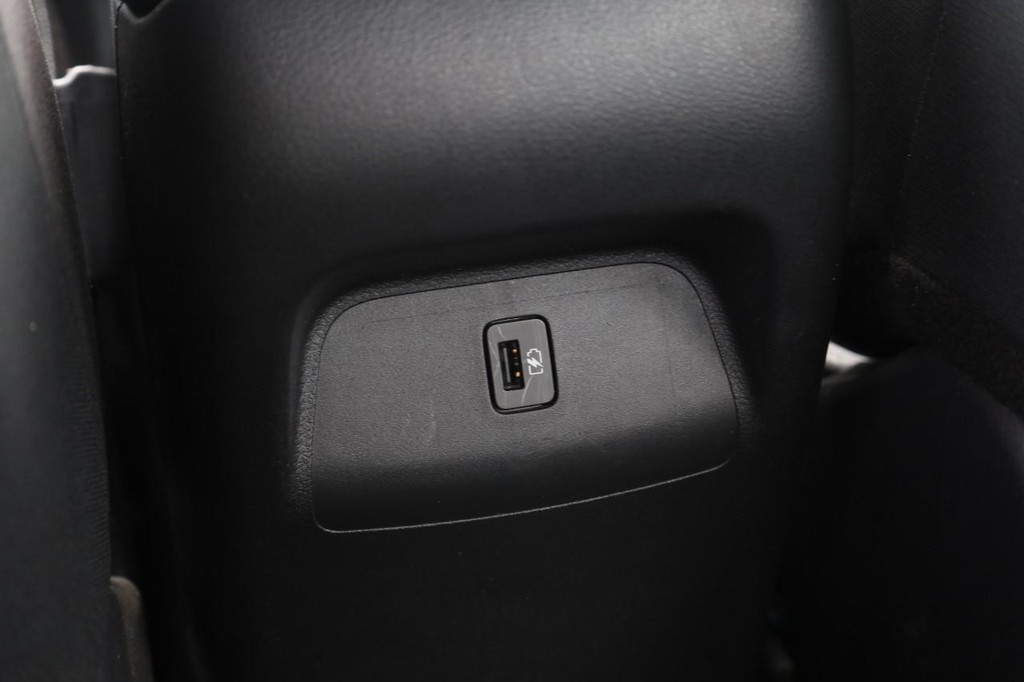 Nissan Sentra Vehicle Image 20