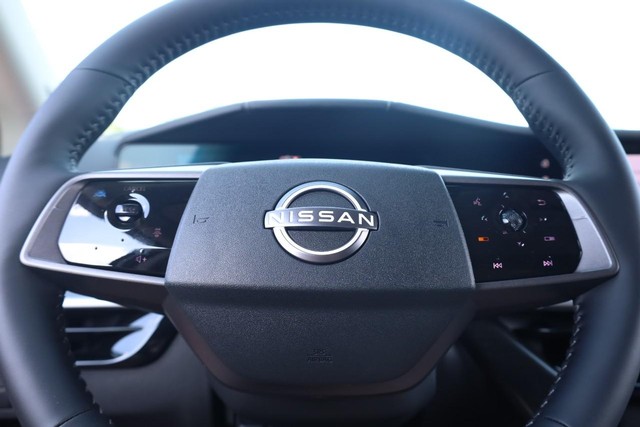 Nissan Murano Vehicle Image 11