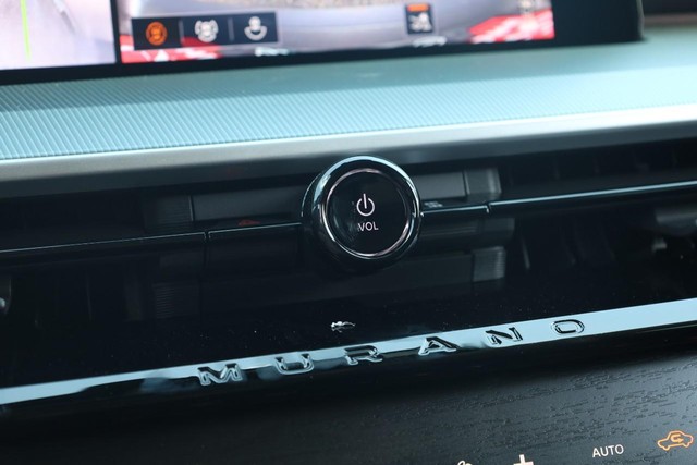 Nissan Murano Vehicle Image 16