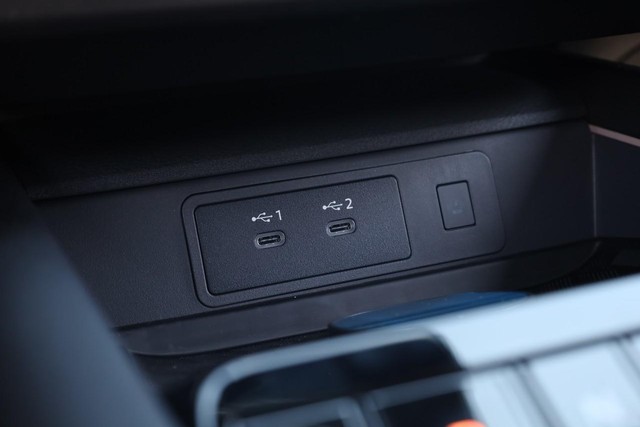 Nissan Murano Vehicle Image 18