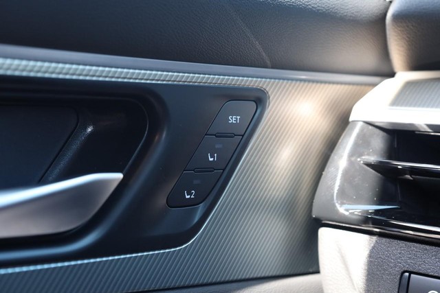 Nissan Murano Vehicle Image 22