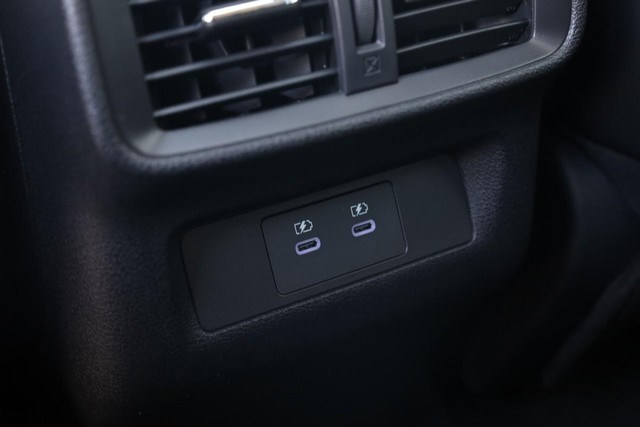 Nissan Murano Vehicle Image 26