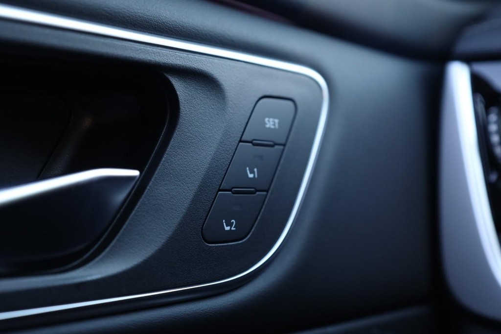 Nissan Rogue Vehicle Image 21