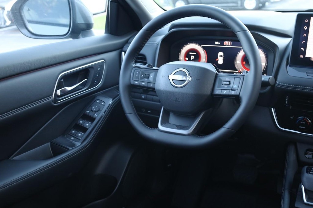 Nissan Rogue Vehicle Image 29