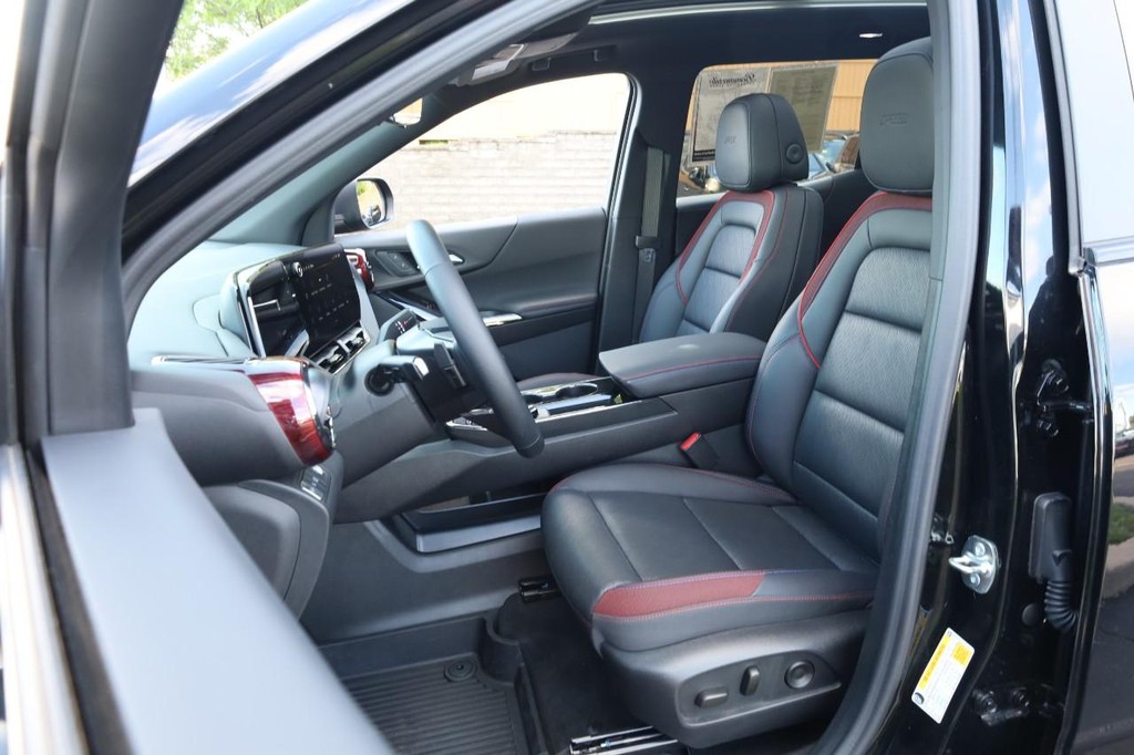 Chevrolet Equinox Vehicle Full-screen Gallery Image 8