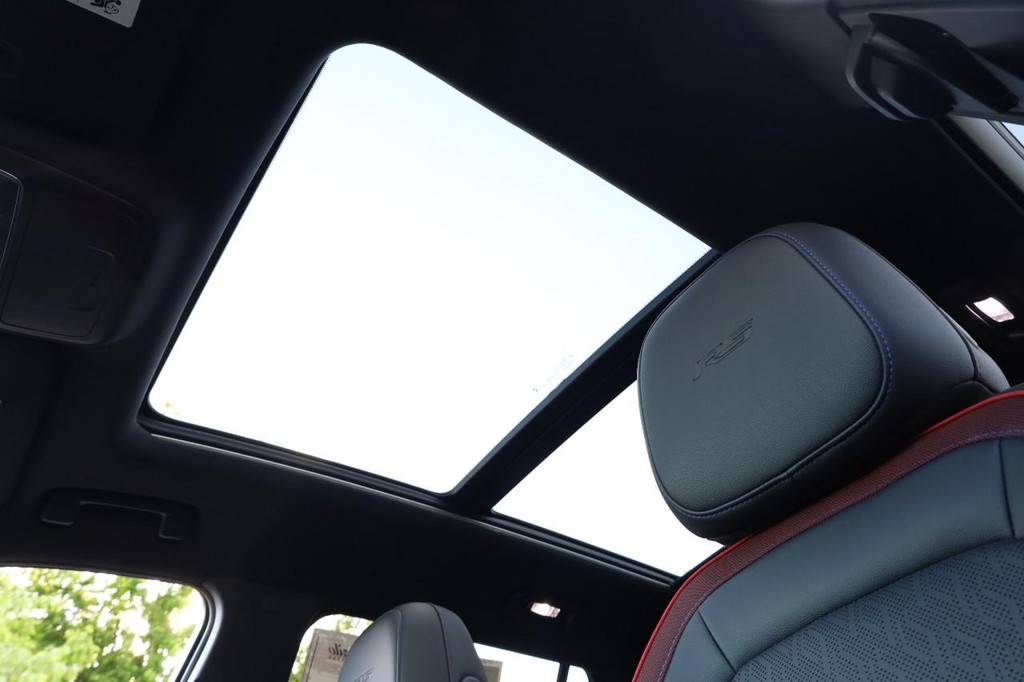Chevrolet Equinox Vehicle Full-screen Gallery Image 9