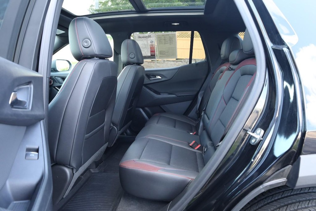 Chevrolet Equinox Vehicle Full-screen Gallery Image 22