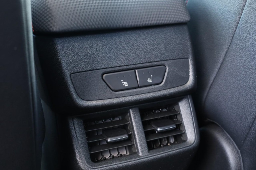 Chevrolet Equinox Vehicle Full-screen Gallery Image 23