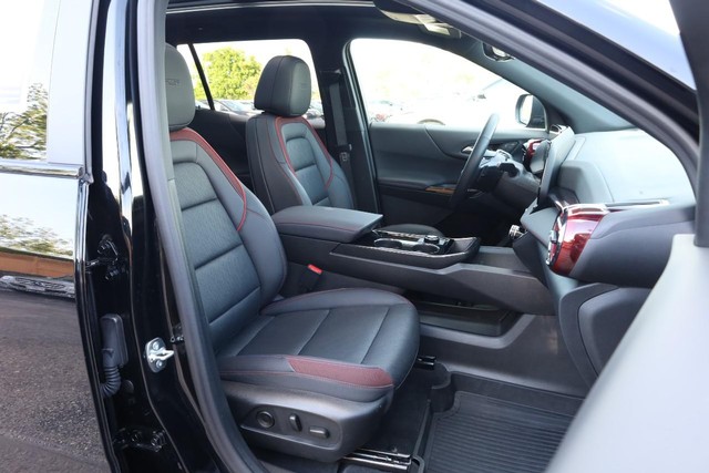 Chevrolet Equinox Vehicle Full-screen Gallery Image 26