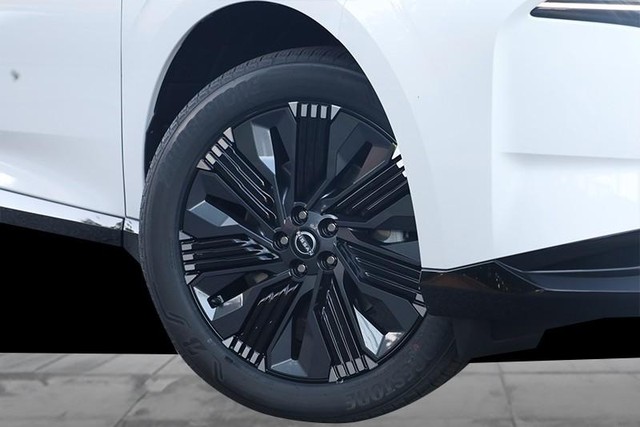 Nissan Murano Vehicle Full-screen Gallery Image 3